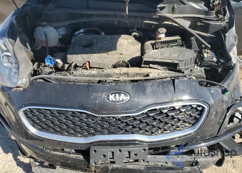 2021 Kia Sportage Lx z USA, uszkodzony, nr VIN KNDPMCAC7M7932626